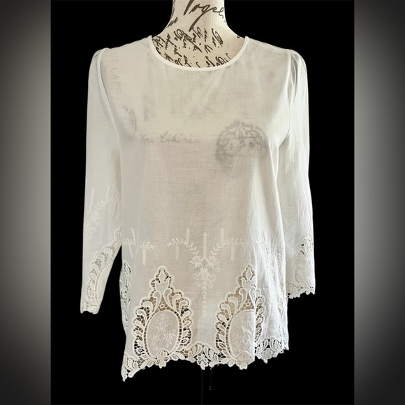 Everly Tops - EUC Everly Elegant White Lace Women's Peasant Top Lace Embroidered Button Medium